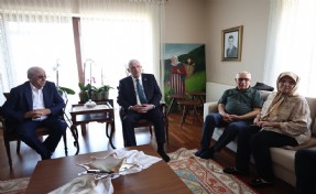 Dervişoğlu’ndan, Ekrem İmamoğlu’nun anne ve babasına ziyaret