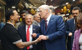 Dervişoğlu’ndan dikkat çeken İzmir çıkışı: Daha rahat yürüdüğüm bir Kemeraltı hatırlamıyorum!