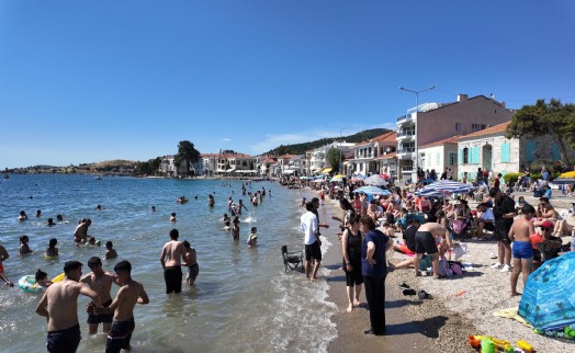 Foça'da bayram yoğunluğu