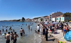 Foça'da bayram yoğunluğu