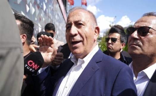 Gürsel Tekin'in görevine son verildi