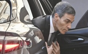 İspanya’da lideri Sanchez'in partisinin genel merkezine polis baskını