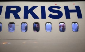 İsrail alıkoymuştu: Sumud aktivistlerini taşıyan uçak İstanbul'da!