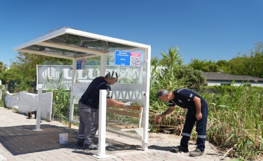 İzmir’de duraklar yenileniyor