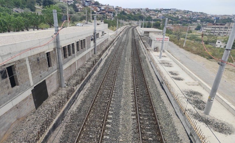 İzmir’de raylı sistem krizi iddiası: İki istasyon kaderine mi terk edildi?
