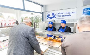 İzmir’in Kent Lokantaları dar gelirliyi rahatlattı: Yamanlar’da 25 liralık menü vatandaşa nefes oluyor