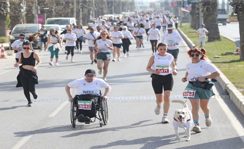 Karşıyaka Anneler Günü’nde Zübeyde Hanım için koştu