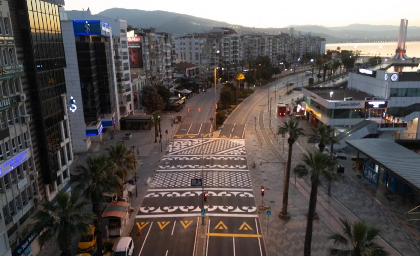Karşıyaka Yalı Bulvarı’na yükseltilmiş ve desenli yaya platformu