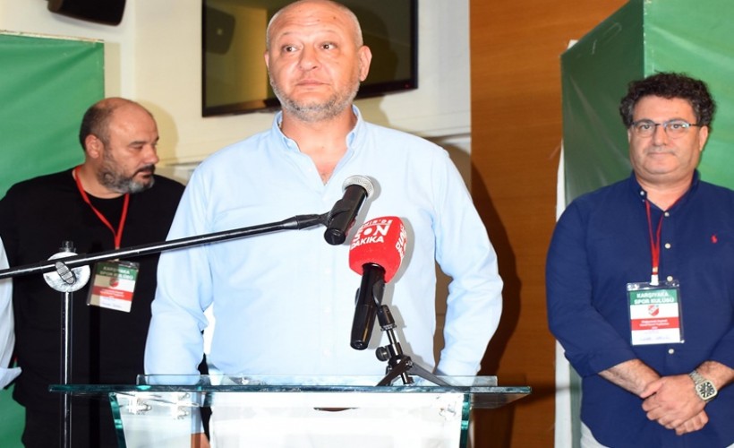 Karşıyaka'da taraftarlardan kongre tarihi tepkisi!