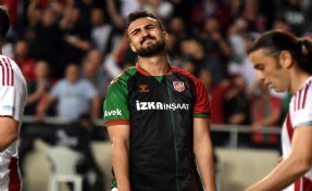 Karşıyaka’da kriz büyüyor: Transfer yasağı ve kadro dağılıyor