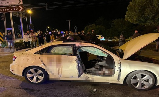 Kavşakta feci kaza: 1 ölü, 3 yaralı