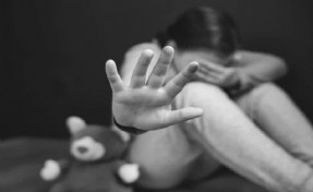 Kızının müstehcen görüntülerini paylaşan anne gözaltına alındı