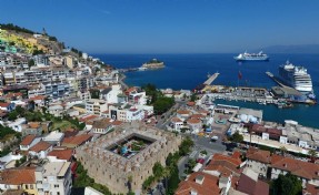 Kuşadası’nda, bayram tatilinin 9 güne çıkarılması turizmcileri sevindirdi