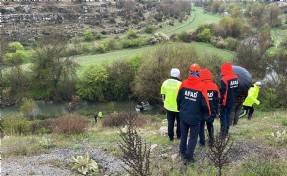 Kütahya’da feci kaza! Otomobil uçuruma uçtu, kadın yolcu kurtarılamadı