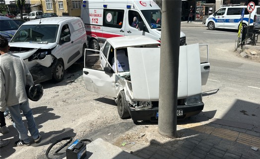 Kütahya’da trafik kazası: Ehliyetsiz sürücüye ağır ceza!