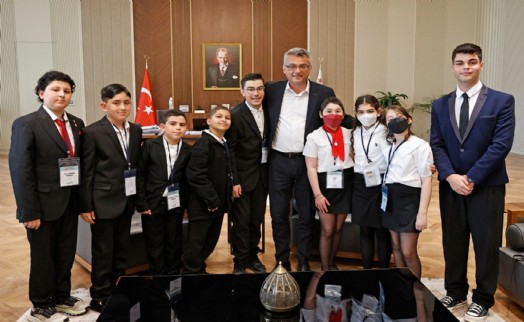 LÖSEV'in kahramanlarına Kıbrıs'ta sevgi seli