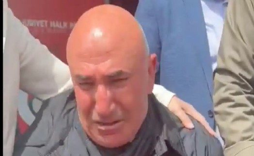 Mahmut Tanal gözyaşlarını tutamadı