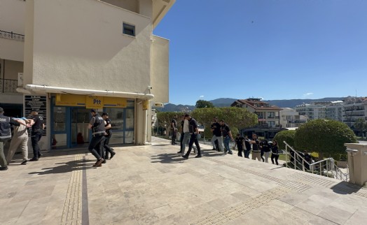 Marmaris’te iş yerine kurşun yağdıran şebekeye darbe
