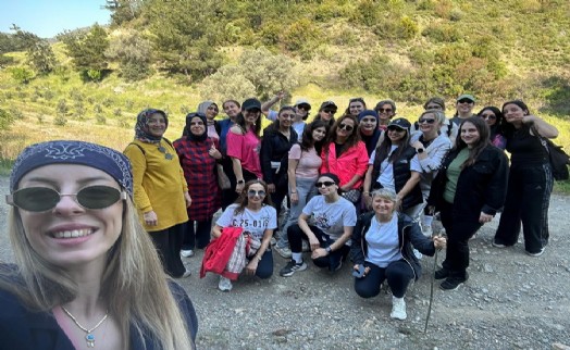 Menderes Belediyesi’nden kadınlara doğa yürüyüşü