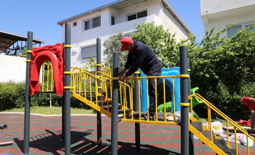 Menderes’te parklar tek tek yenileniyor