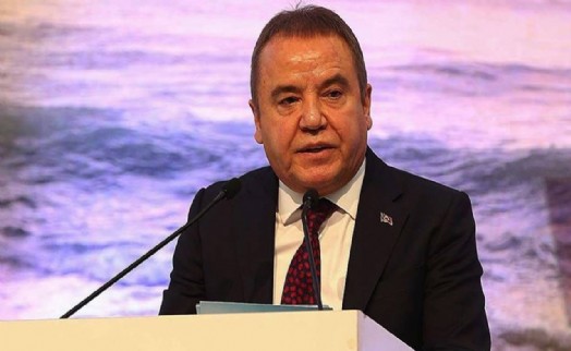 Muhittin Böcek hastaneye kaldırıldı