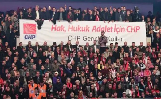 Önceki dönem CHP Gençlik Kolları başkanlarından ortak ‘mutlak butlan’ açıklaması: 'Özgür Özel’in yanındayız’
