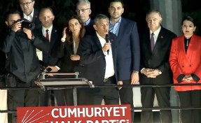 Özgür Özel, Genel Merkez'den meydan okudu: Bu binadayım, hiçbir yere gitmiyorum