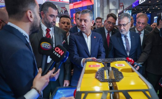 Özgür Özel, SAHA 2026 Fuarı’nı ziyaret etti