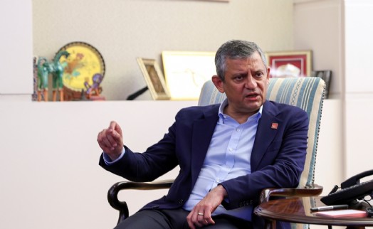 Özgür Özel'den CHP Genel Merkezi önündeki 'tahliye gerginliği' hakkında ilk açıklama