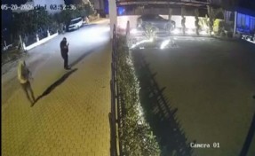 Park halindeki otomobili benzin döküp yaktılar! O anlar kamerada
