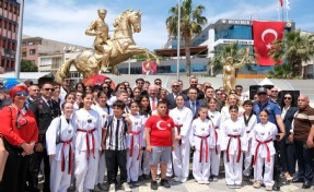 Pehlivan'dan 19 Mayıs mesajı: Gençliğin yanında olmak, geleceğe sahip çıkmaktır