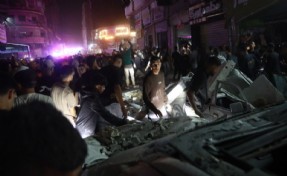 Soykırımcı İsrail Gazze'yi yine vurdu: 8 ölü 17 yaralı