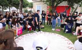 Tasarımcılar Çeşme’de ikinci kez gençlerle buluştu