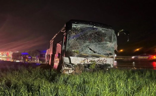 Uşak-İzmir yolunda feci kaza: 4 kişi hayatını kaybetti!