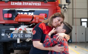 Yangında hayat kurtarıyor, evde oğlunun umudu oluyor