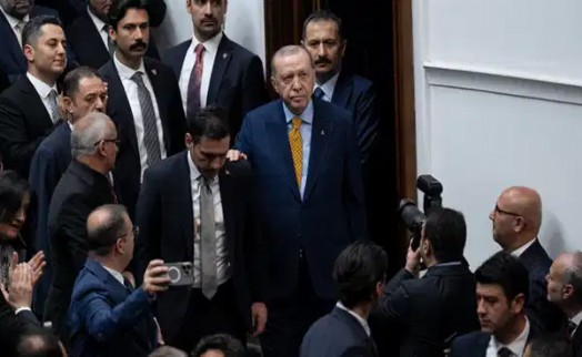 AK Partili isimden partisine uyarı: 'CHP 40 parçaya bölünsün, ekonomiyi düzeltmezsen seçimi kazanamazsın'