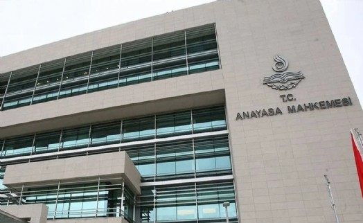 AYM'den CHP'nin başvurusu hakkında karar: Amblem iptal edildi, isim kaldı