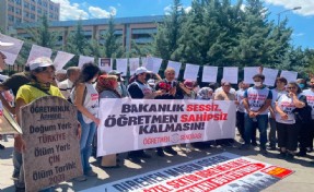 Açlık grevindeki öğretmenler MEB'e yürüdü: 'Yusuf Tekin'in 'şikayet yok' demesi karikatürdür!'