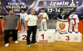 Aliağalı karateciler Ege Ligi'nden 12 madalya ile döndü