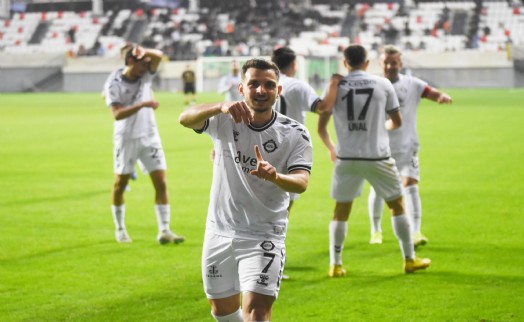 Altay'da Caner ve Emre'den ihtar