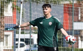 Altınordu'nun 7 penaltı kurtaran kalecisi Süper Lig'e gidiyor