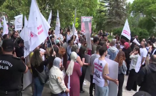 Ankara'da öğretmenlere yine polis müdahalesi: Eğitim-Sen Başkanı dahil çok sayıda gözaltı!