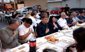 Başkan Tugay Kınık'ta muharrem lokmasını paylaştı: Nerede olmamız gerekirse orada olacağız!