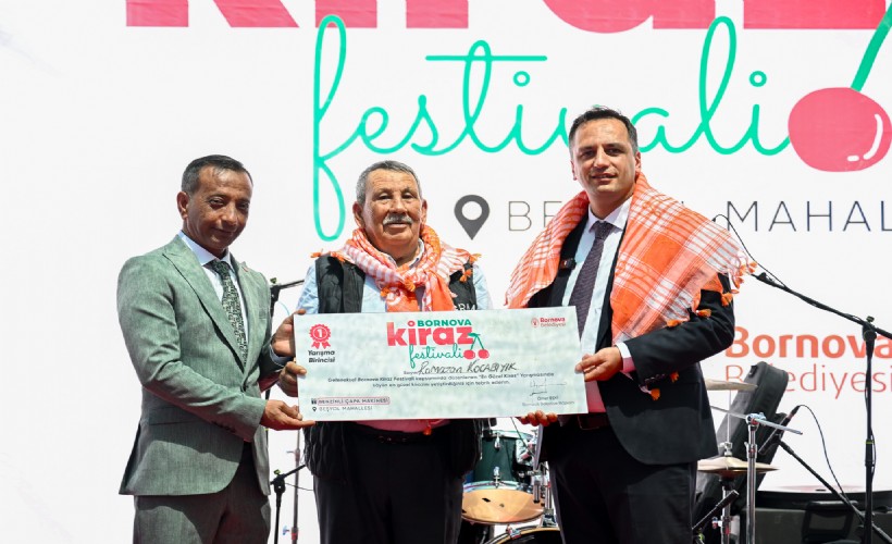 Bornova’da kiraz bereketi coşkuya dönüştü