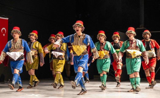 Bornova’nın 5. Halk Dansları Festivali muhteşem gala ile sona erdi