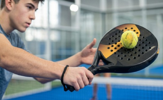 Bostanlı Sahili’ne yeni padel kortları geliyor
