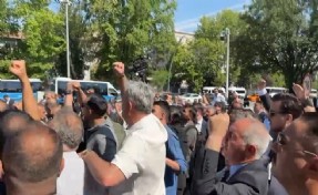 CHP Grup Toplantısı öncesi TBMM önünde arbede çıktı!