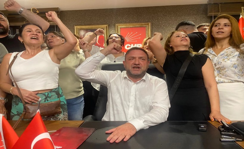 CHP İzmir'de tansiyon yükseldi: Utku Gümrükçü il binasında!