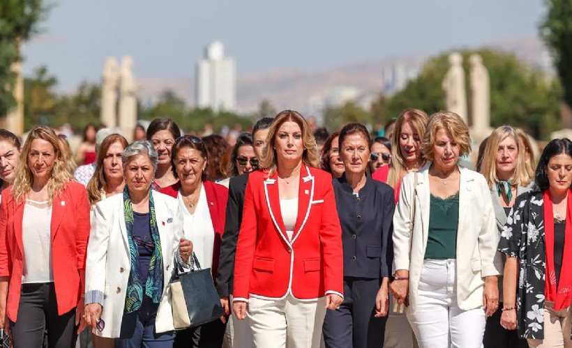 CHP'li 76 Kadın Kolları İl Başkanı'ndan Kılıçdaroğlu'na 'derhal kurultay' çağrısı