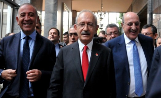 CHP'li Kesici'den flaş açıklama: 'Laf olsun diye partiyi bölmeyin der ama ayrılmaları için her şeyi yapar'